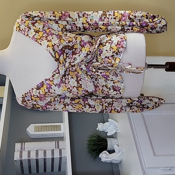 Sanctuary top with ruching yellow purple white flower - Picture 1 of 7